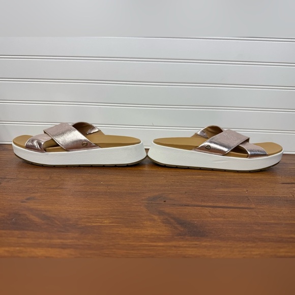 Ugg women’s rose gold metallic Emily square toe slides. Size 7.5 - Picture 5 of 7